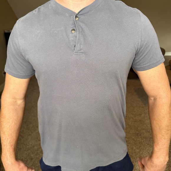 Fresh Clean Tees Medium Grey Henley Men's Short Sleeve Soft Shirt - Picture 4 of 9